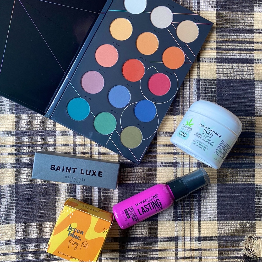✨BRAND NEW, NEVER USED✨ makeup bundle
